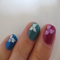 Some versions flowers on the nails